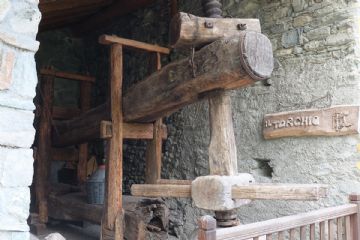 L'antico tornio in frazione Capard